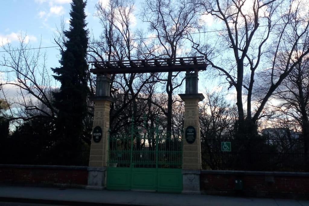 Zagreb Botanical Garden Budget Apartment Exterior foto